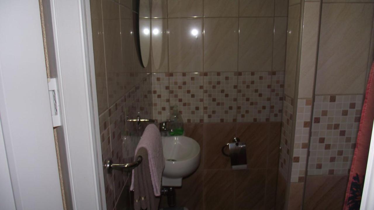بيت شباب Pansion Laktaši المظهر الخارجي الصورة