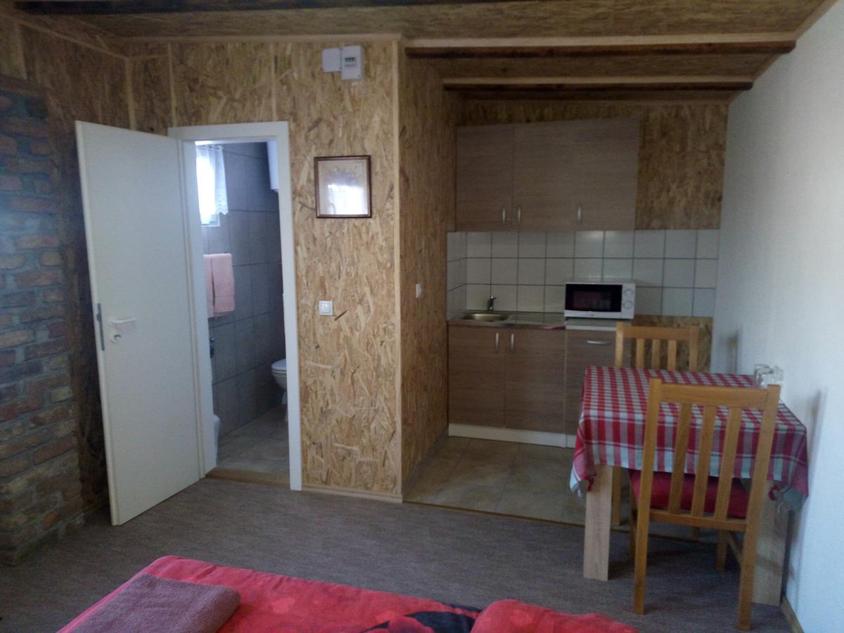 بيت شباب Pansion Laktaši المظهر الخارجي الصورة
